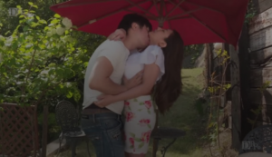 Phim sex VLXX địt nhau căng đét cùng với gái xinh bím múp nhiều nước